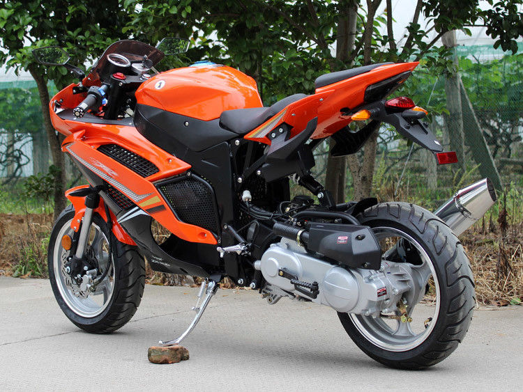 موتور سیکلت هلی کوپتر سیلندر 50cc با حداکثر سرعت 60 کیلومتر در ساعت برای جاده