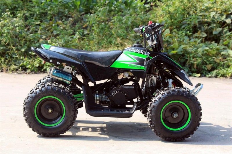 50cc جوانان مسابقه ATV یک وسیله نقلیه یک سیلندر تنها برای استفاده بزرگسالان استفاده می شود