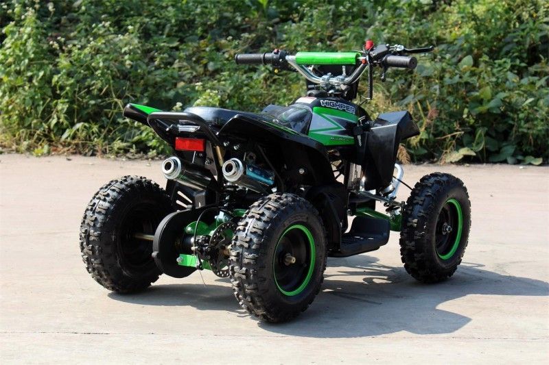 50cc جوانان مسابقه ATV یک وسیله نقلیه یک سیلندر تنها برای استفاده بزرگسالان استفاده می شود