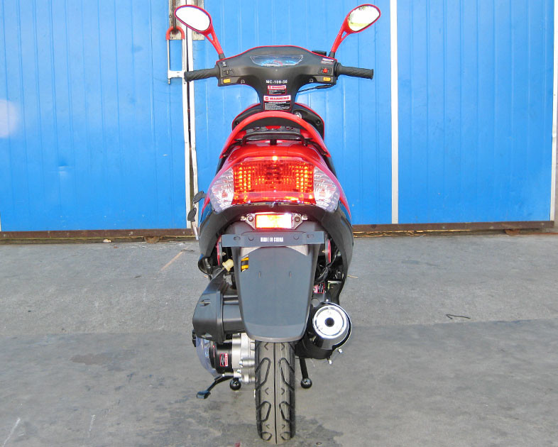 سیستم خنک کننده با موتور CDI Ignition بزرگسالان روروک مخصوص بچه ها 50CC Scooter 65 - 70km / H کار ترمز دستی